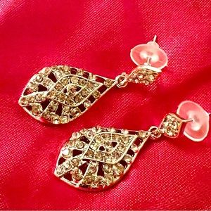 NWOT Beautiful Fashion Gold Tone Artisan Earrings w/Gold Crystals from Europe